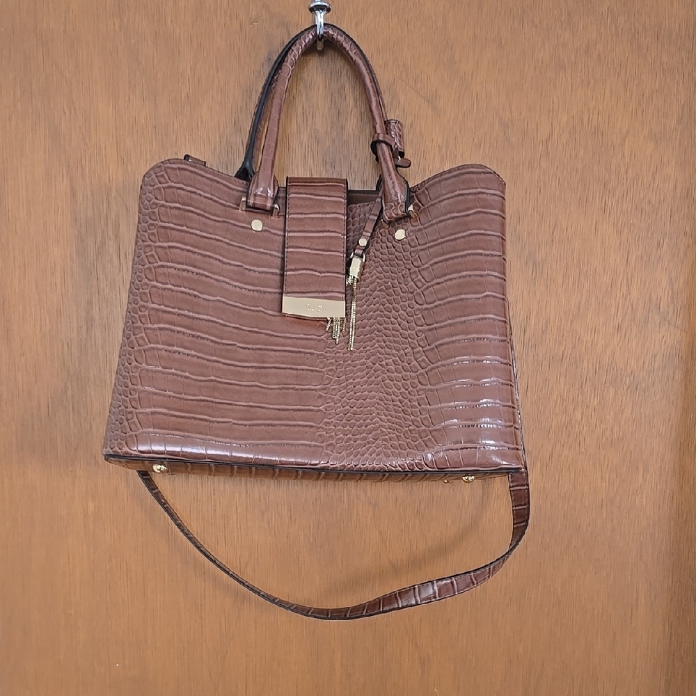 Elegant Brown Crocodile-Embossed Women's Bag